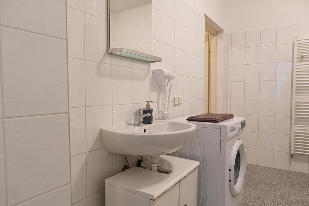וינה Pleasing 2Br Apt.-Perfect For Longstays מראה חיצוני תמונה